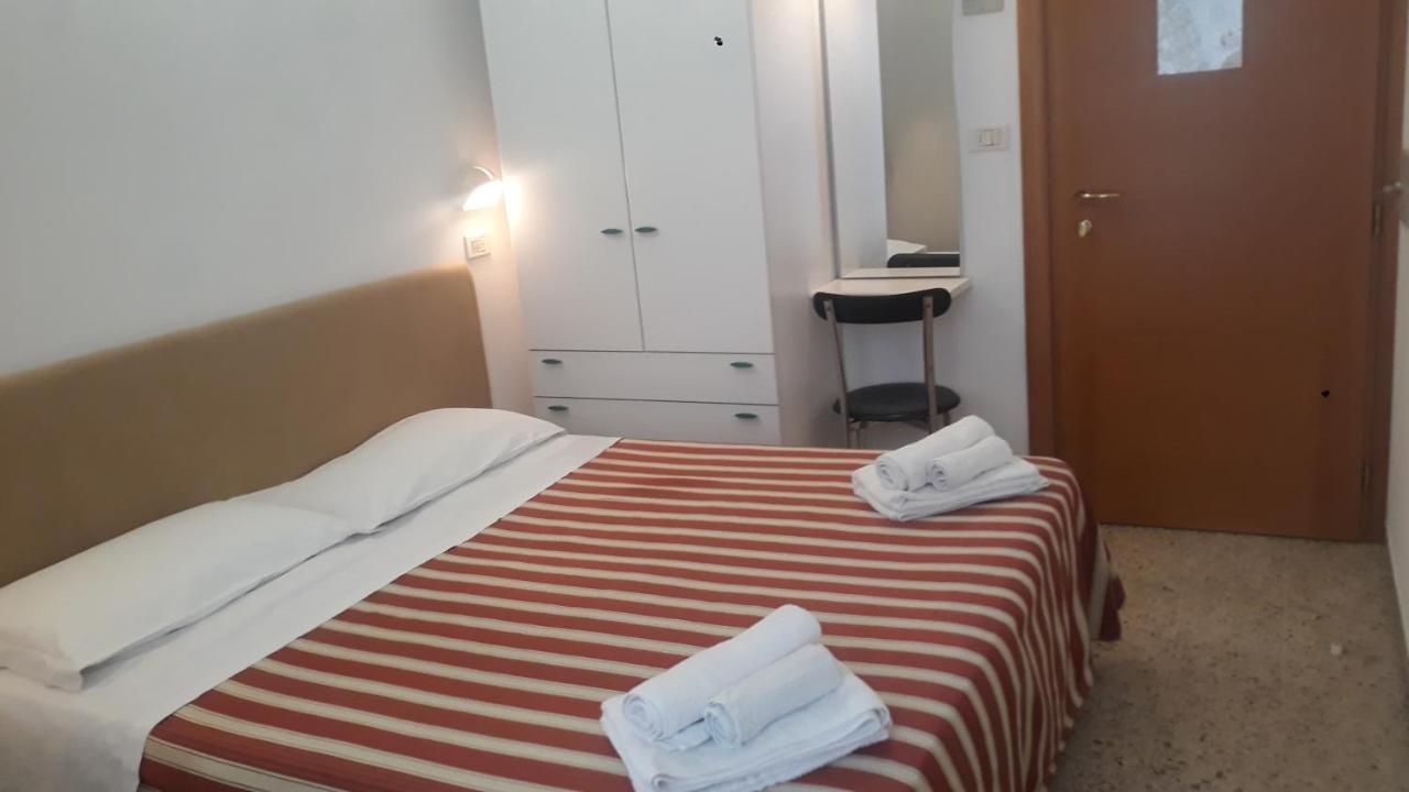 Hotel Graziella Mare Rimini Esterno foto