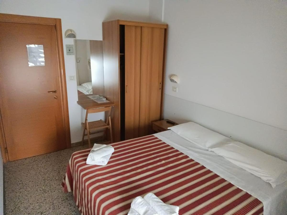 Hotel Graziella Mare Rimini Esterno foto