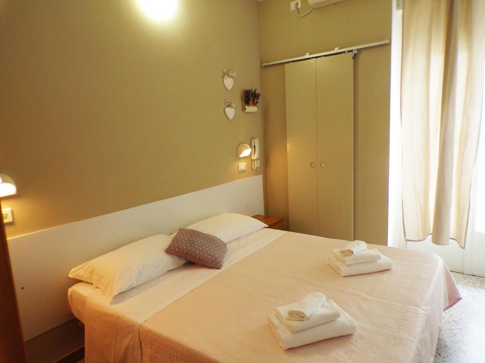 Hotel Graziella Mare Rimini Esterno foto